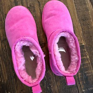UGG - CLASSIC ULTRA MINI - Carnation Pink - Women's Size 6